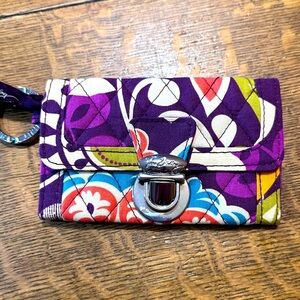 Vera Bradley Wallet Plum Crazy‎ Quick Swipe ID Purple Floral Key Ring